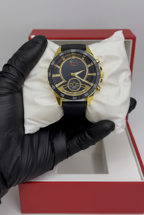 CD Quartz Wristwatch – Black & Metallic Design